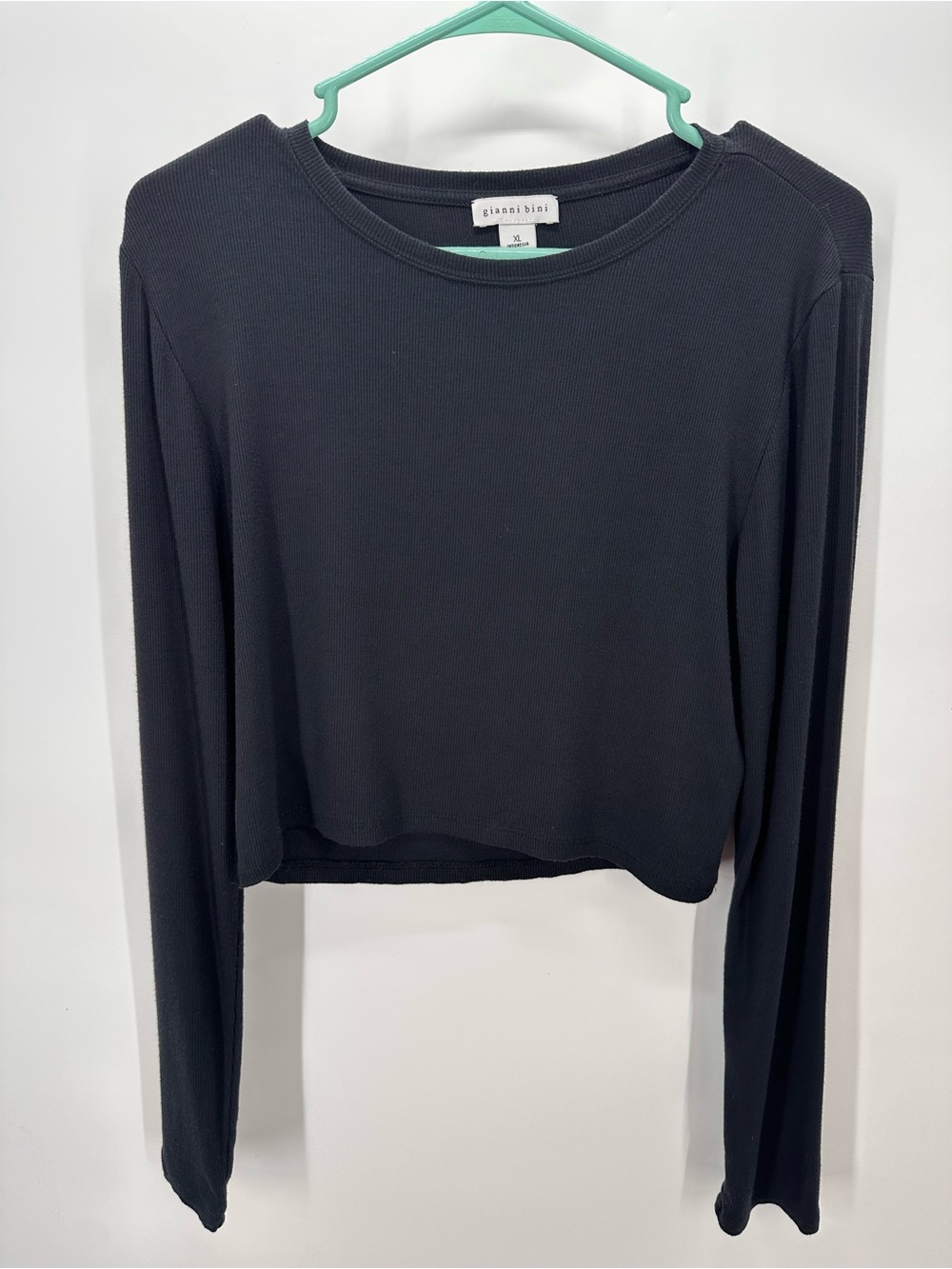 Gianni Bini Black Ribbed Long-Sleeve Crop Top